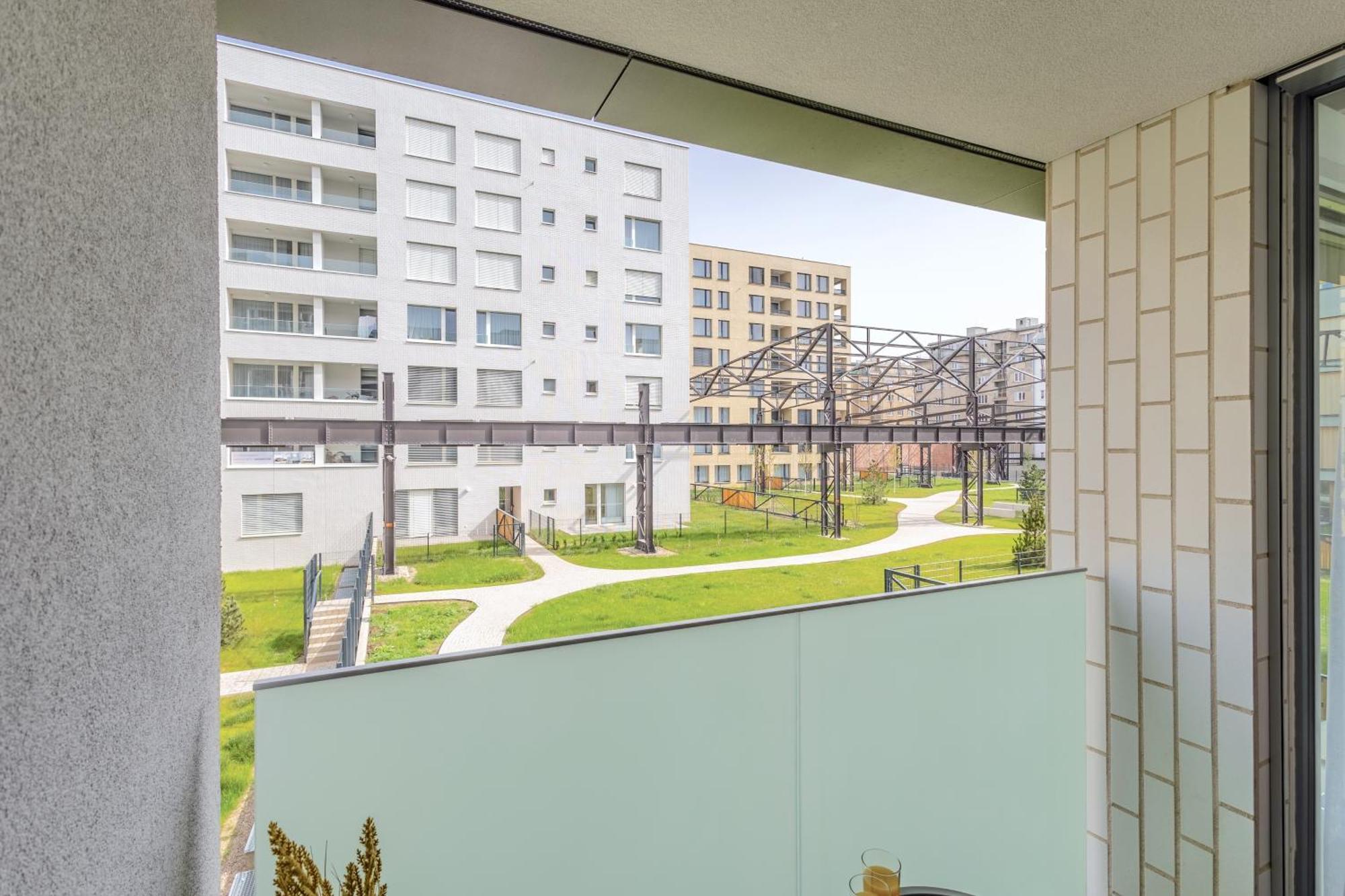 Yellow Apartment - Balcony, Free Parking, By Gravity Prag Dış mekan fotoğraf